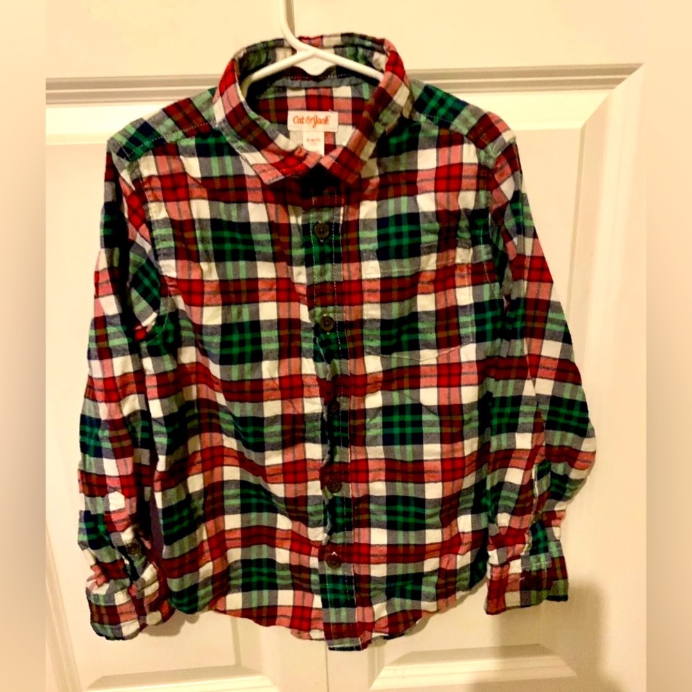 Christmas colors- Cat & Jack kids small (6/7) plaid button down